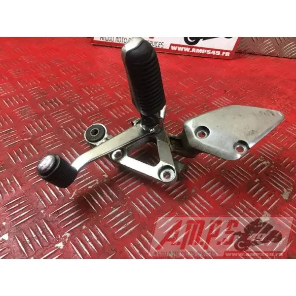 Platine repose pied droite