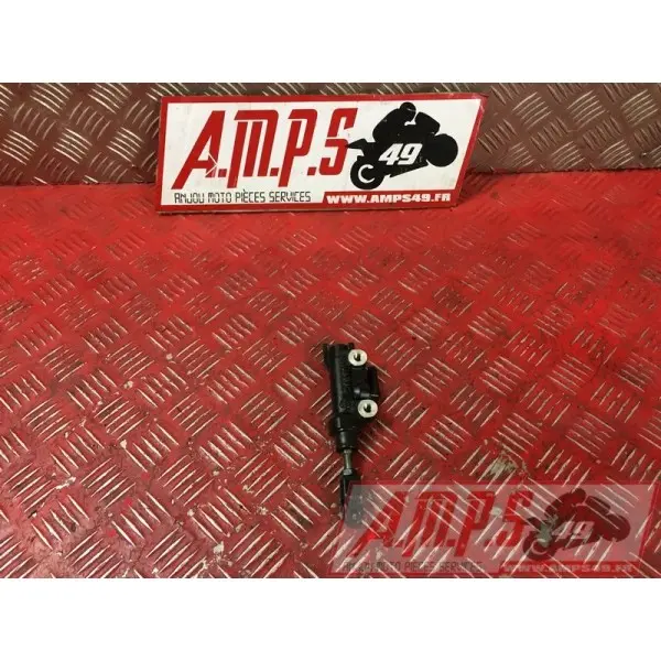 Maitre cylindre de frein arriereXJ615DQ-406-HBB4-C2332802used