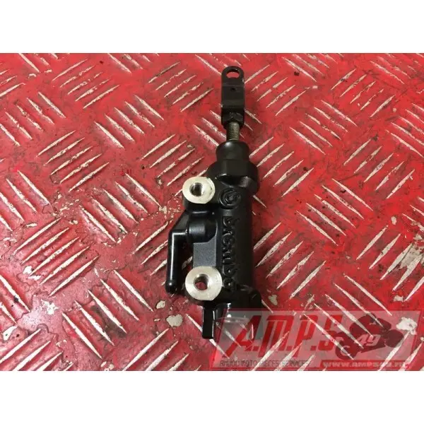 Maitre cylindre de frein arriereXJ615DQ-406-HBB4-C2332802used