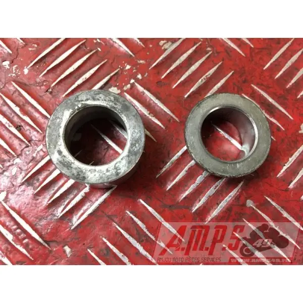 Entretoise de roue avant