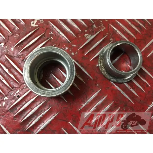 Entretoise de roue avant