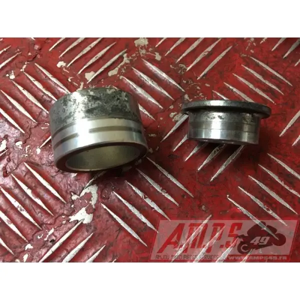 Entretoise de roue avant