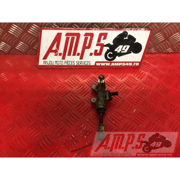 Maitre cylindre de frein arriere