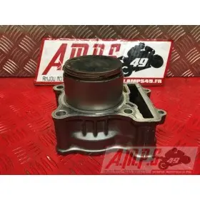 Cylindre avec piston arrière