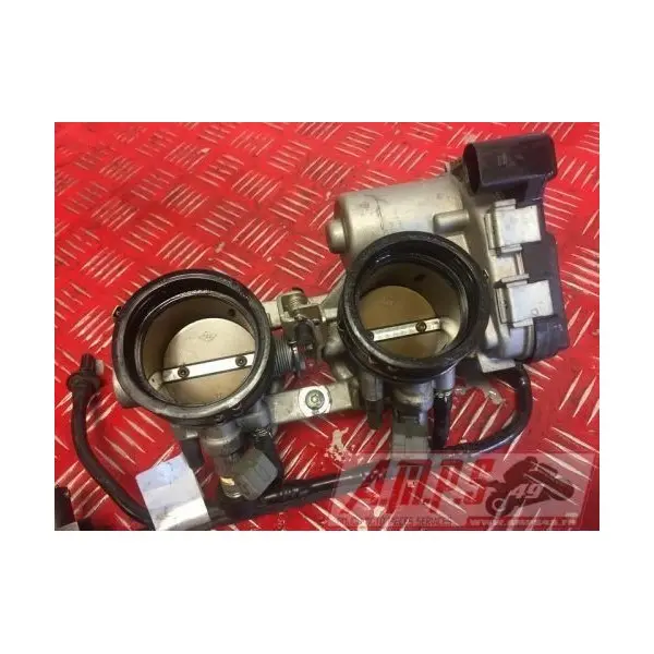 Rampe d'injection avant RSV4 Factory 2009 à 2011