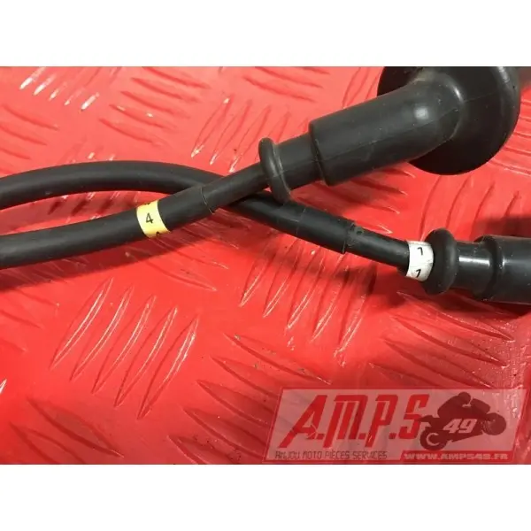 Bobine d'allumage sur cylindre 1 et 4XJ613CP-580-QBB4-A3340045used