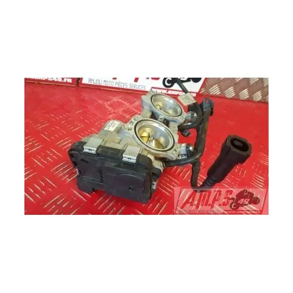 Rampe d'injection FRONT RSV4 R 09 10 11 12