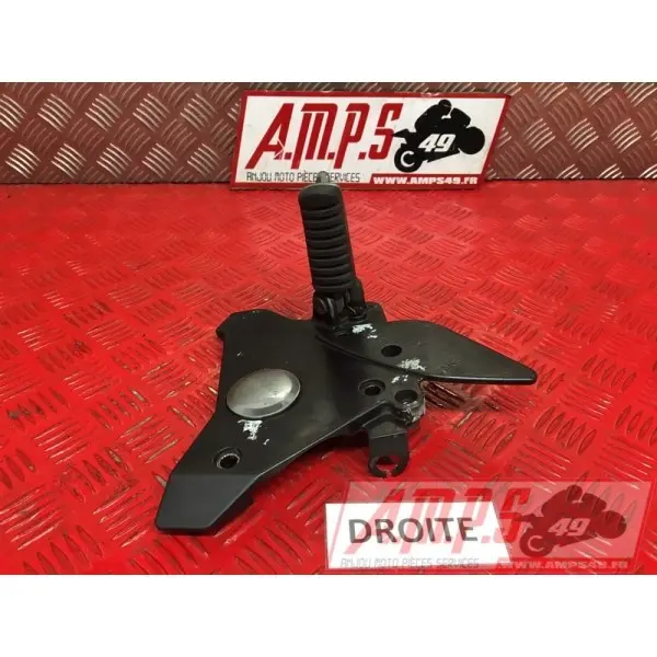 Platine repose pied droite Kawasaki ZR-7 1999 à 2004ZR7994878XS17B3-F1343643used