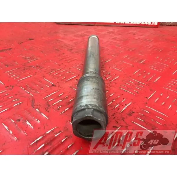 Axe de roue avantGSXR60098DA-858-RM-B2-D1345227used