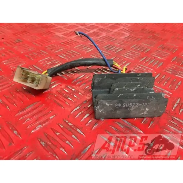 Regulateur de tension125CLASSIC979347-XJ-49H4-A735182used