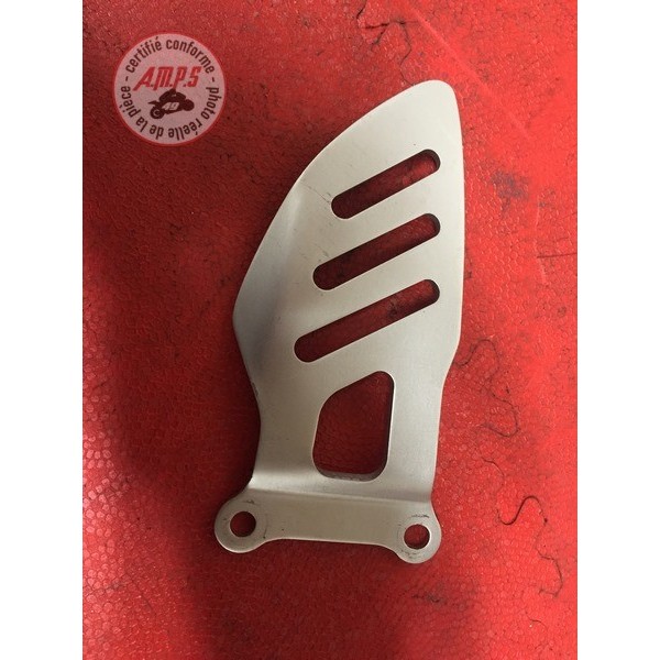 Protection repose pied droitGSXR60009AC-352-VFH8-E41332881used