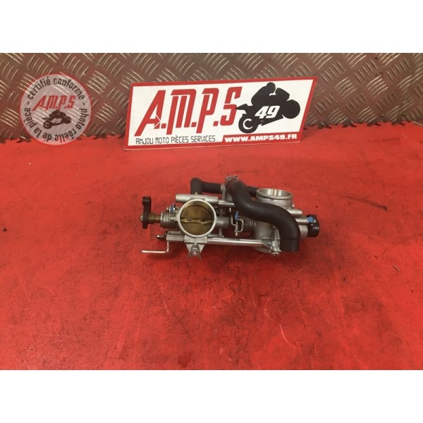 Rampe d'injection Ducati 1100 Monster 2008 à 20131100EVO11BL-840-YPH8-E31333797used