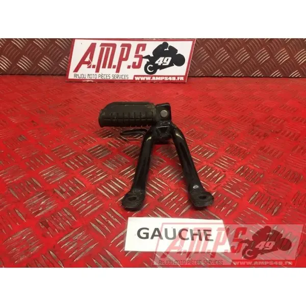 Platine repose pied passager gaucheCBF125AX883NE354752used