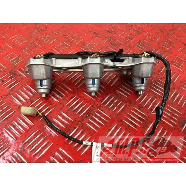 Rampe d'injection secondaire MV Agusta F3 675 800 ABS 2012 à 2017F367513CY-819-QZH5-G1354932used