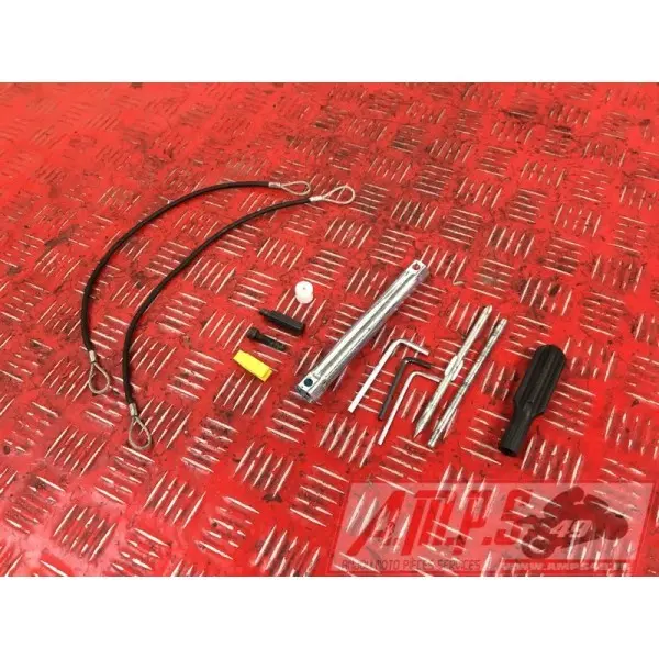 Trousse d'outils82115DQ-916-LYH3-B7355303used