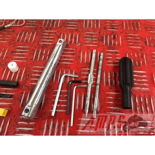 Trousse d'outils82115DQ-916-LYH3-B7355303used