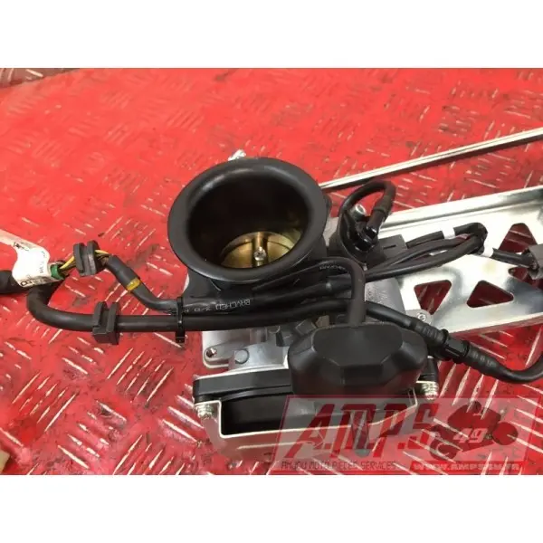 Rampe d'injection82115DQ-916-LYH3-B7355262used