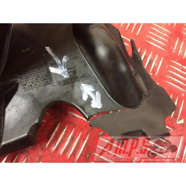 Cache plastique sur moteurS1000R17EP-972-LGH5-A5361517used