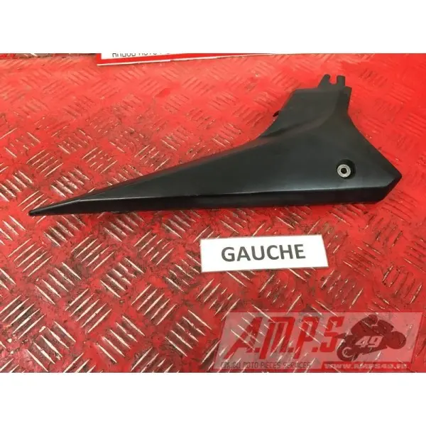 Cache plastique sous selle gaucheXJ610AK-710-NCB0-D4365974used