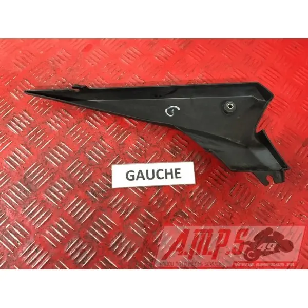 Cache plastique sous selle gaucheXJ610AK-710-NCB0-D4365974used