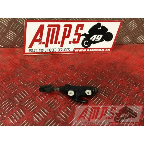 Maitre cylindre de frein arriereXJ610AK-710-NCB0-D4366070used