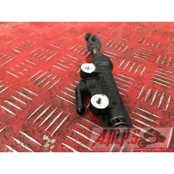Maitre cylindre de frein arriereXJ610AK-710-NCB0-D4366070used