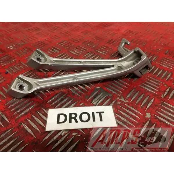 Platine repose pied passager droiteGSXR75006ET-527-MAB0-D4366535used