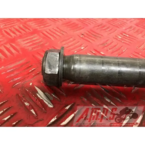 Axe de roue arriere Yamaha R6 1999 à 2002 5EBR600AN-466-HVB0-D2366939used