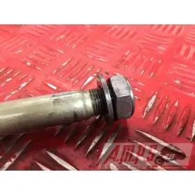 Axe de roue arriere
