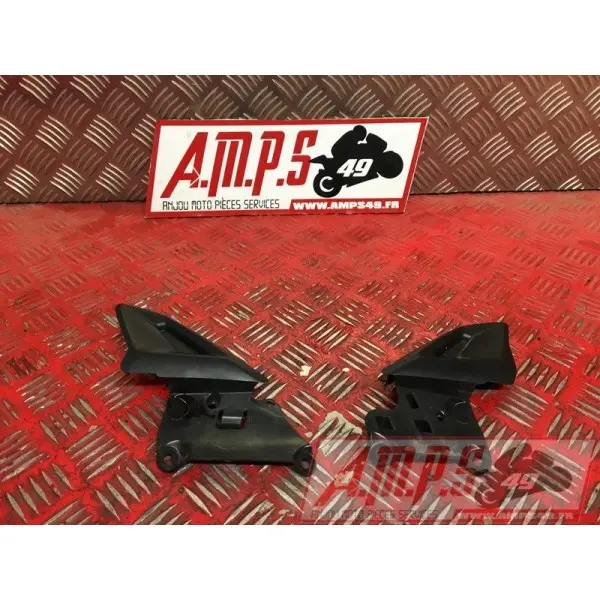 Cache plastique dans cadre