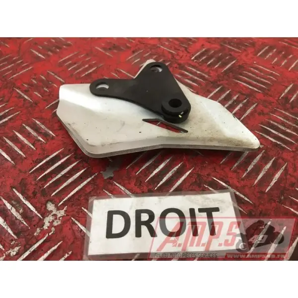 Pare talon droit Kawaski Z650 2017 à 2019Z65017EN-974-VGH0-D1369424used