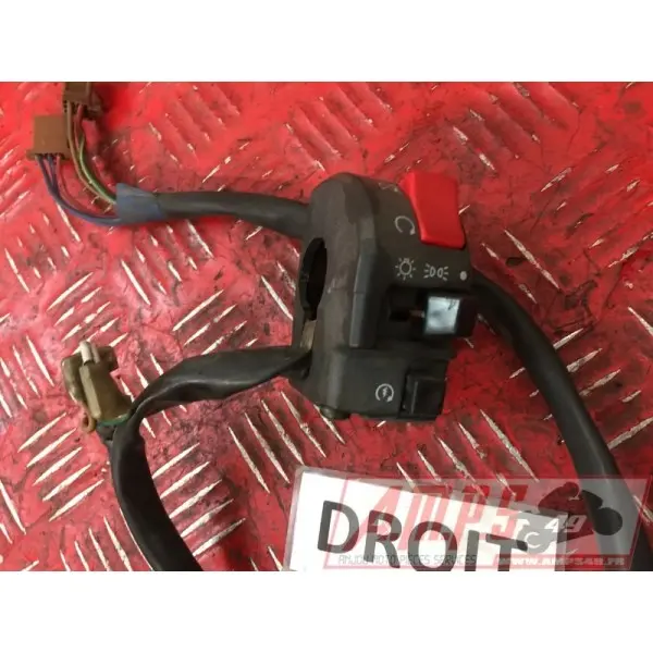 Commodo droitR198BT-877-WFH0-D5372247used