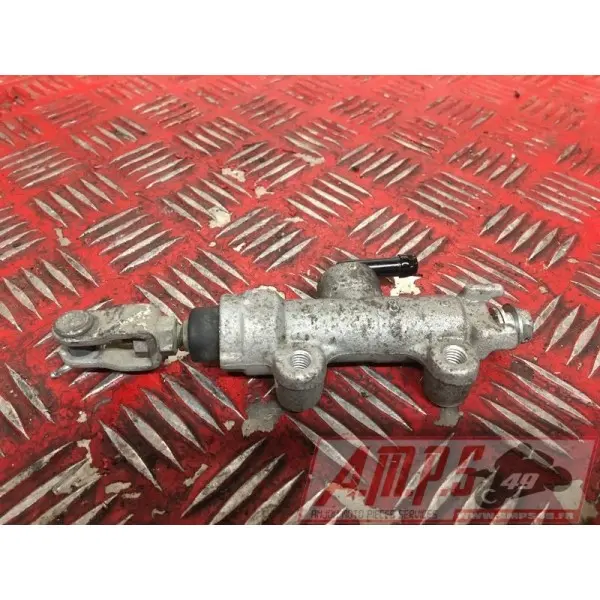 Maitre cylindre de frein arriereER6N15DY-045-EHH0-C0383213used