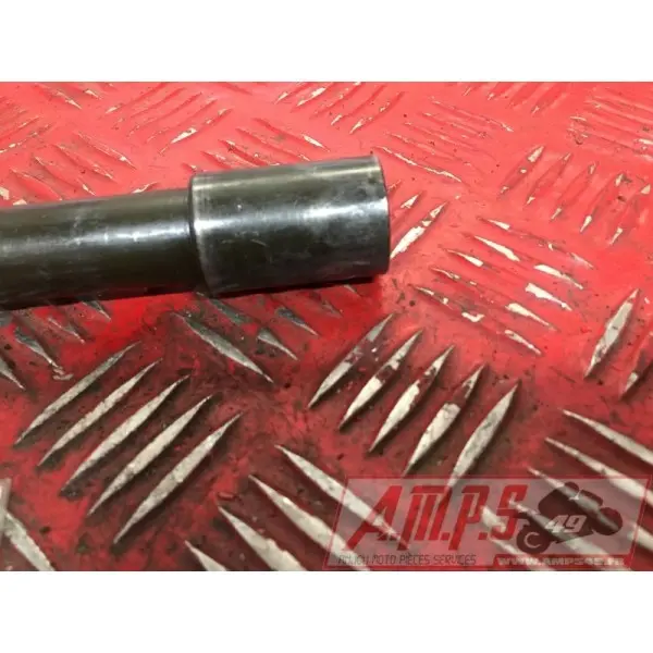 Axe de roue avant Yamaha 1000 FZS 2001 à 2005FZS1000034563GT90H0-C2397518used