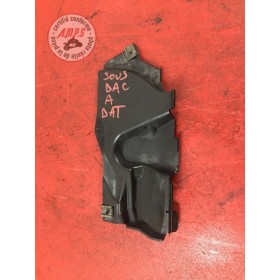 Cache sous bac a batterie Triumph 675 Street Triple 2007 à 2010