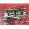 Rampe de carburateur Yamaha R1 2004 à 2006 5VYR104BR-819-ZFH1-C5546777used