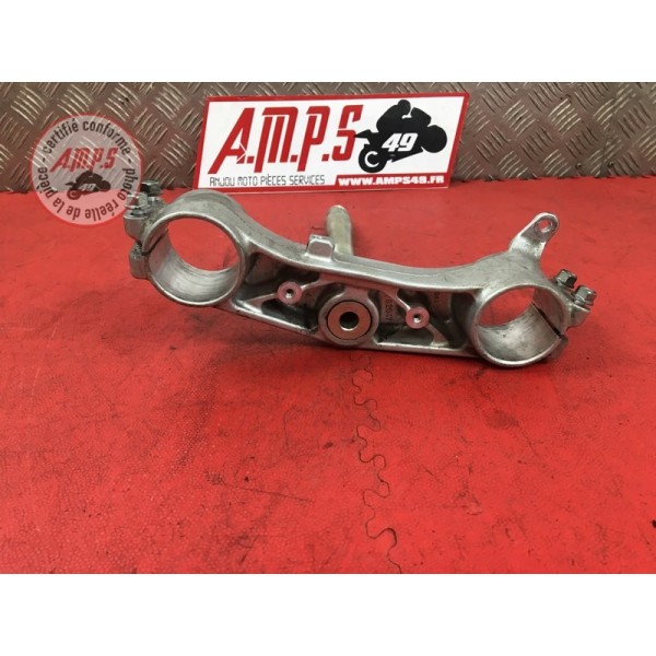 Te de fourche inférieurGSXR130010BB-295-HEH8-E31365779used