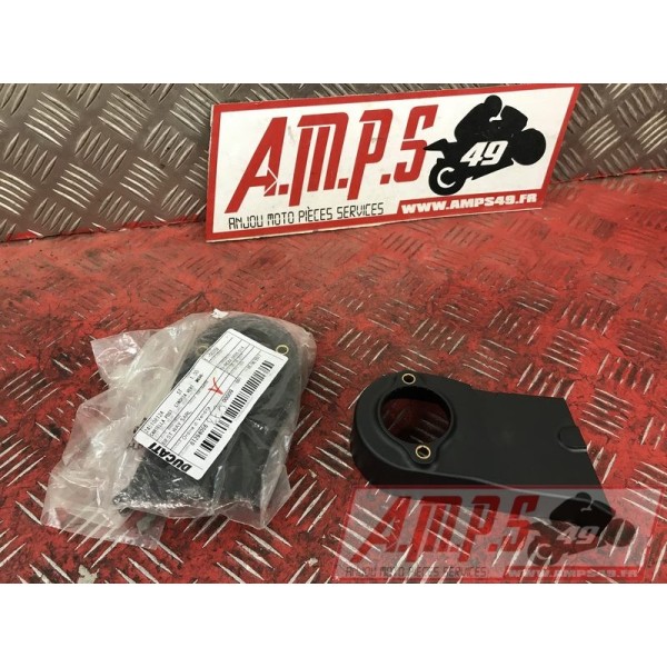 24510812A COUVERCLE VERTICAL INTERNE COURROIES DISTRIBUTION DUCATI MONSTER / HYPERMOTARD / SCRAMBLER- pièce moto occasion
