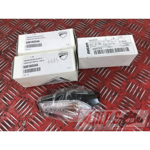 53010234A CLIGNOTANT AVANT DROIT OU ARRIERE GAUCHE DUCATI 696 / 796 / 1100 / MULTISTRADA 1200 - pièce moto occasion