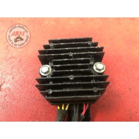 Regulateur de tension 