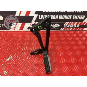 Platine repose pied passager droite 