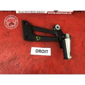 Platine repose pied passager droite 