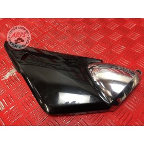 Cache plastique sous selle droit 