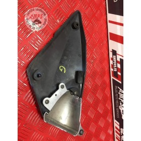 Cache plastique sous selle gauche 