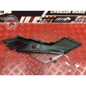 Cache plastique sous selle gauche 