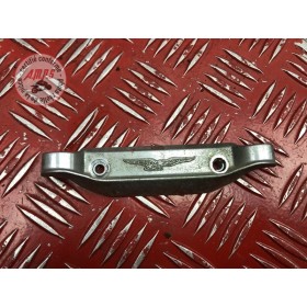 Cache plastique sur tés inférieur 