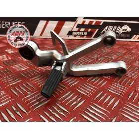 Platine repose pied passager droite 