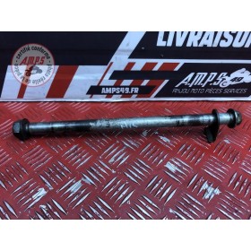 Axe de roue arriere