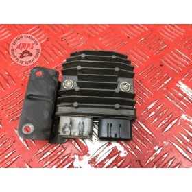 Regulateur de tension 