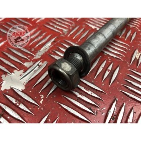 Axe de roue arriere
